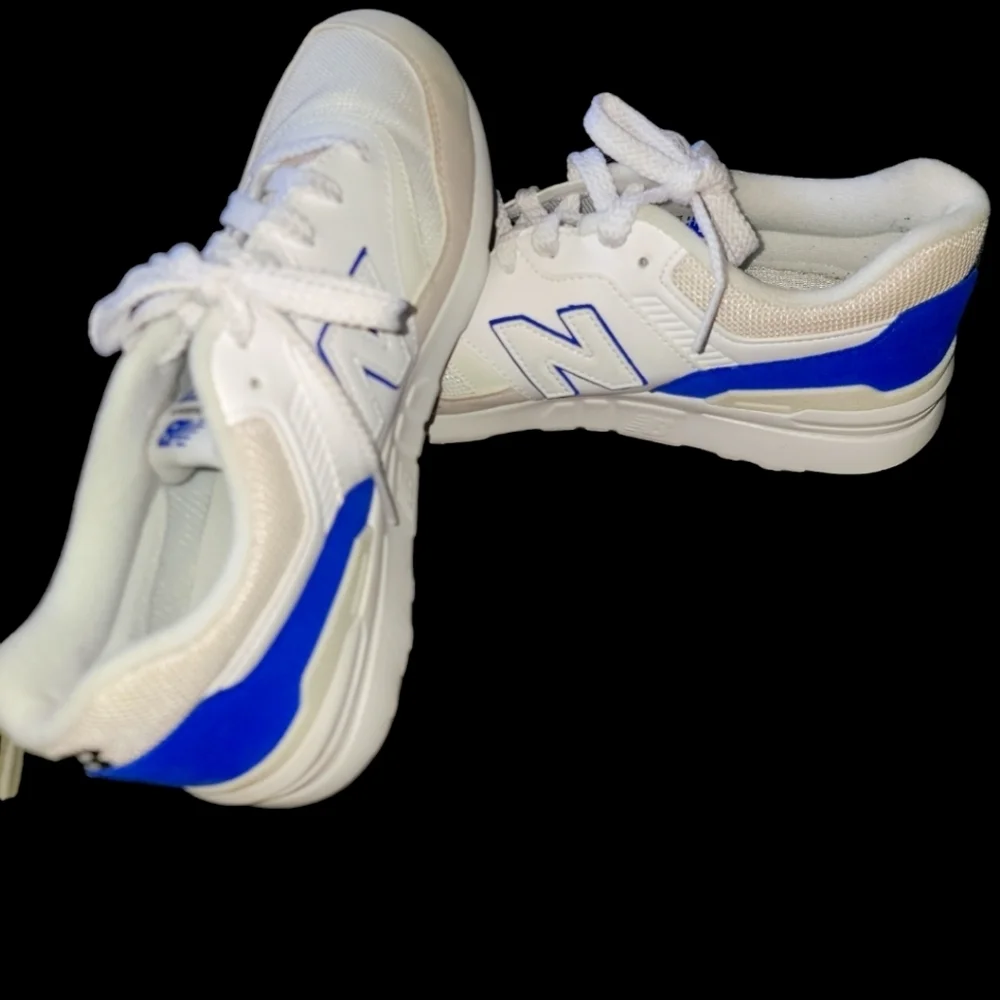Men/Big Kid Size 7 Moonbeam/Team Royal New Balance 997H. New Without Tags/Box